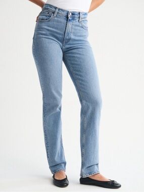 Abercrombie & Fitch Ultra High Rise 90s Straight Jean